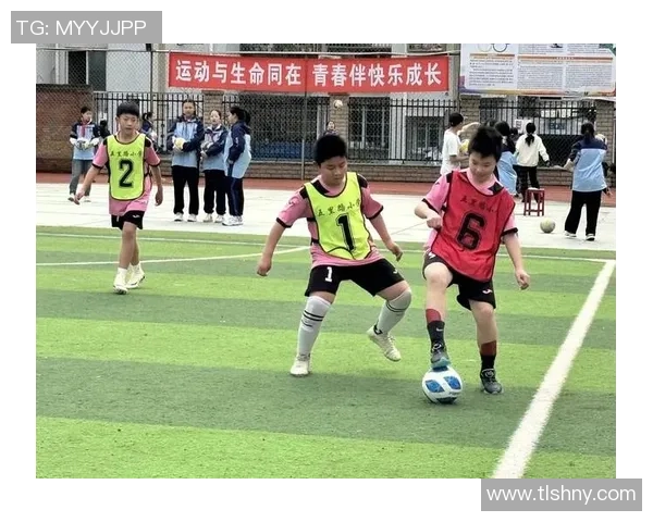 致远小学足球比赛精彩直播视频回顾与精彩瞬间分享