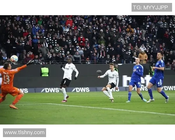 狼堡大胜法兰克福,豪取联赛首胜! 狼堡大胜法兰克福,豪取联赛首胜!